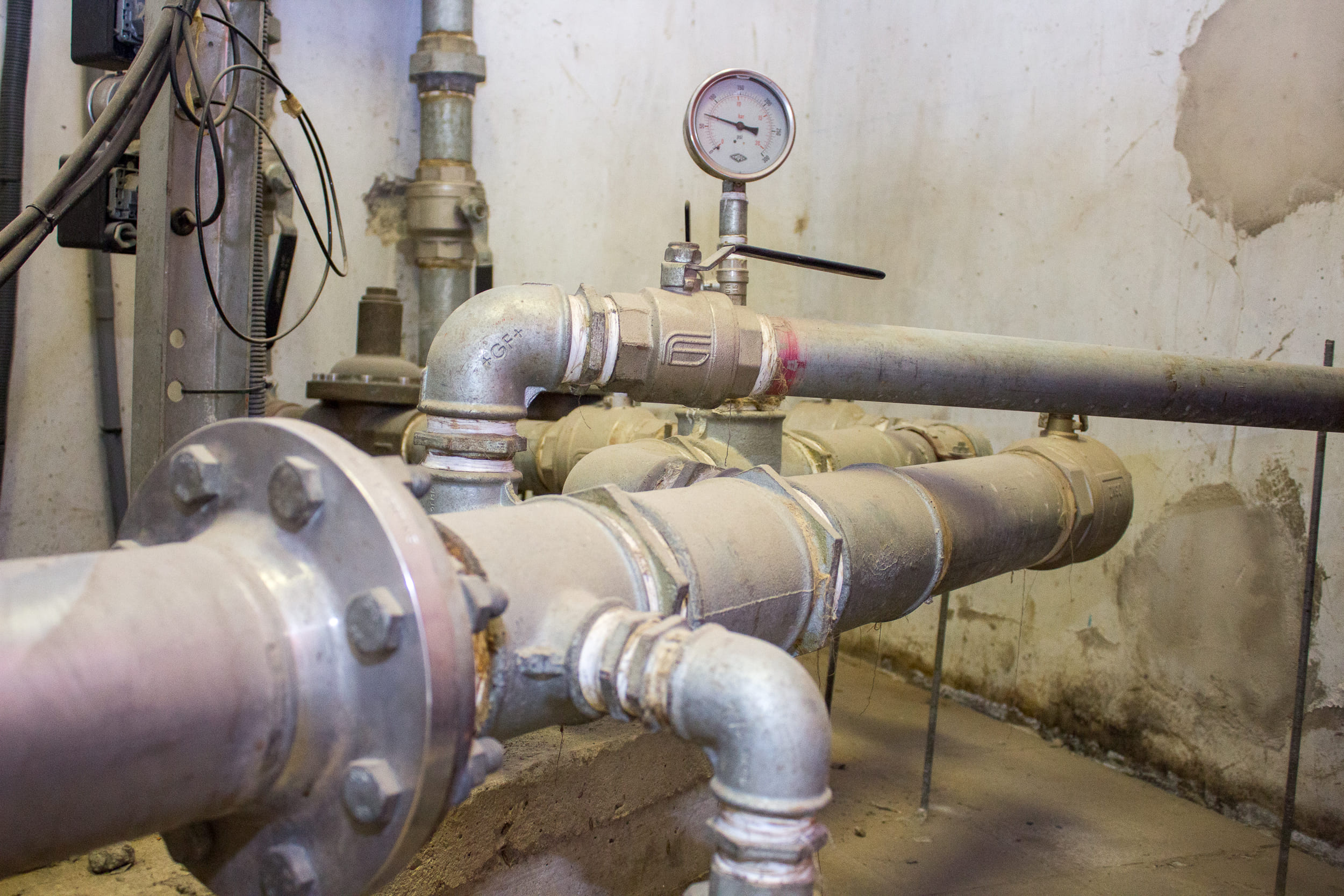 Engineering equipment 9